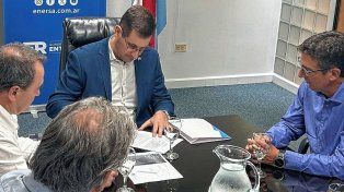 Dirigentes de ambas entidades firmaron el acuerdo por el Parque Solar Fotovoltaico.