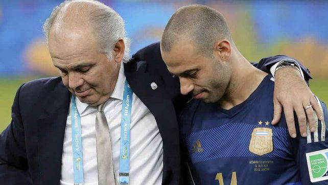 El mundo del fútbol se volcó a las redes sociales para saludar a Sabella