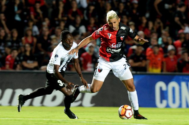 ¡Que pase el que sigue! Colón derrotó a Zamora y accedió a la segunda fase de la Sudamericana