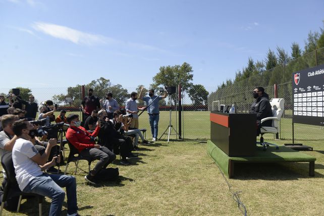 Newells: un año de despedidas y esquivo en resultados