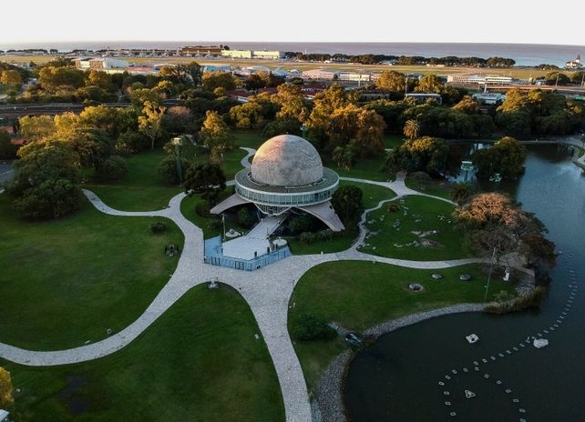 Símbolo e historia de Buenos Aires, el Planetario cumple 55 años