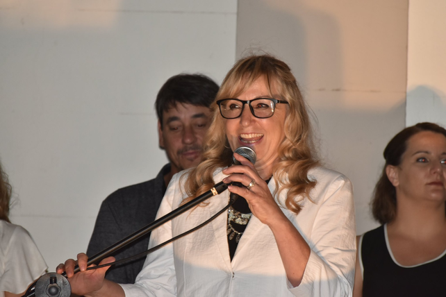 La ex docente, María Isabel Bosco (UCR), es la primera presidente comunal de Elortondo en su historia. Asumió por primera vez en 2019 y fue reelecta en 2021.