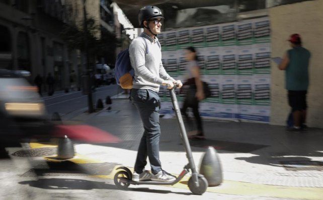 Desde el ejecutivo municipal aseguran que hubo retenciones de monopatines eléctricos que cumplían con la ordenanza