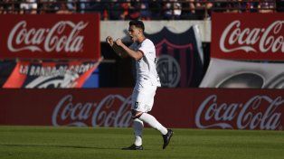 Cristian Ferreira fue la figura en la victoria de Newells sobre San Lorenzo. Anotó dos goles.