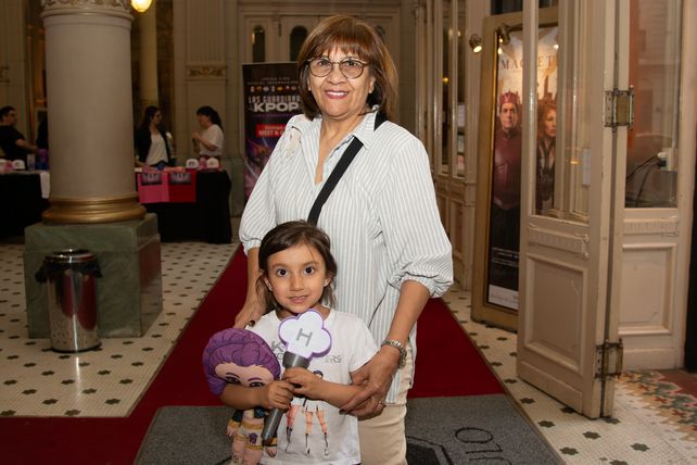 Mabel Velazco y Emilia Echavarría  