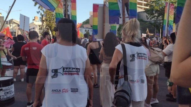 Paraná: masiva participación en la Marcha Federal del Orgullo y contra Milei
