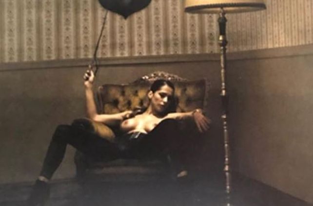 Victoria Vanucci hizo saltar la térmica en las redes con fotos en topless y junto a cadáveres