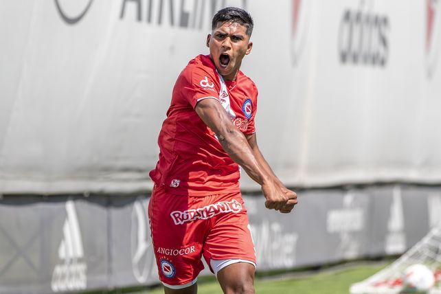 Zalazar tiene características similares a Brian Aguirre y podría ser opción cuando se vaya con la selección sub-20.