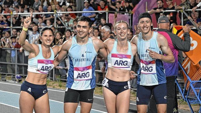 Argentina ganó el oro en el relevo 4×400 mixto con récord de los Juegos.