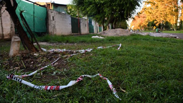La escena del crimen de Carlos Emanuel Fernández frente al barrio El Eucaliptal de Villa Gobernador Gálvez.
