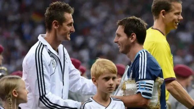 Klose reveló que Scaloni organizó una llamada con Lionel Messi