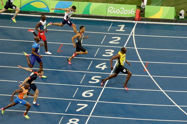 Bolt se llevó una nueva medalla de oro, esta vez en los 200 metros