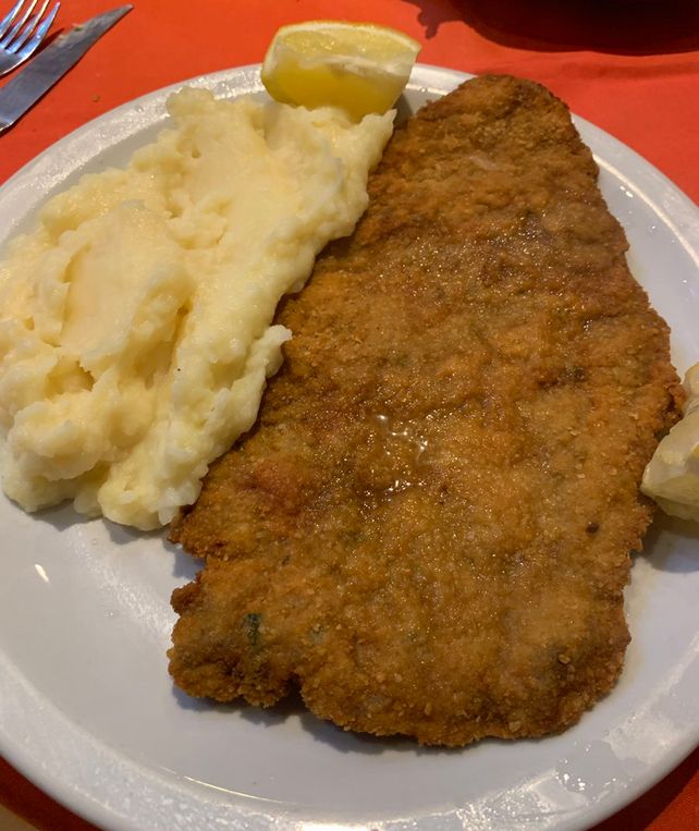 El embajador japonés preparó milanesas con puré y fue tendencia en Twitter