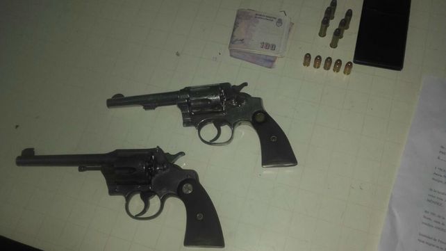 Las armas secuestradas en poder de los acusados.&nbsp;