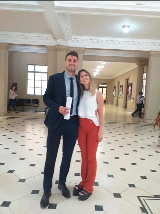 De profesión abogado. El doctor junto a su pareja María Victoria