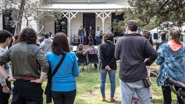 El acto de apertura de la Quinta Quincena del Arte tuvo como imponente marco al parque Independencia.&nbsp; 