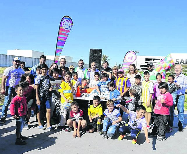 alegres. Los chicos del barrio