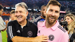 El Tata Martino y Lionel Messi, de sangre rojinegra y grandes protagonistas del amistoso a disputarse frente a Newells.&nbsp;