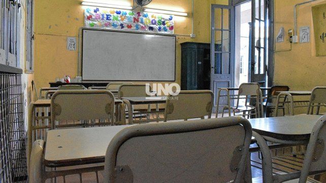 Desde el gobierno provincial adelantaron que descontarán el día a los docentes hagan paro. Desde el gobierno provincial adelantaron que descontarán el día a los docentes hagan paro.