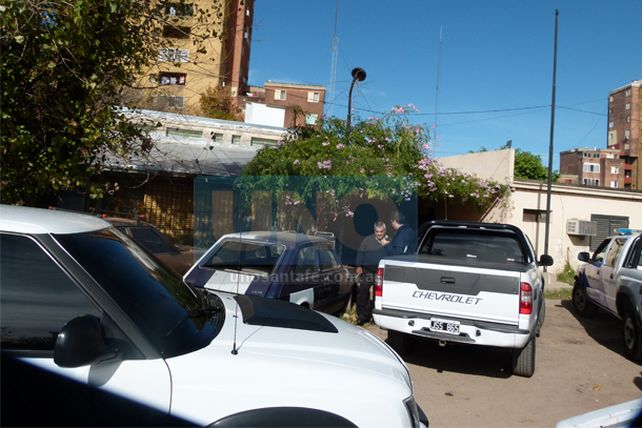 Disponibilidad para 5 policías por fuga del presunto violador