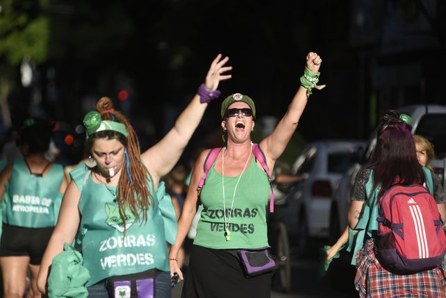 Mujeres feministas durante la marcha populosa marcha de este miércoles del 8M 2023.