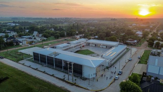 Una nueva escuela se inauguró en Rufino
