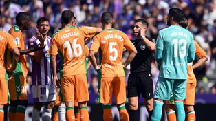 Betis rescató un empate a pesar de la expulsión de Pezzella ante Valladolid