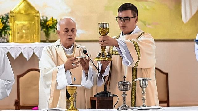 Ordenación. Puiggari aceptó la petición del diácono Hernández para ser ordenado presbítero.
