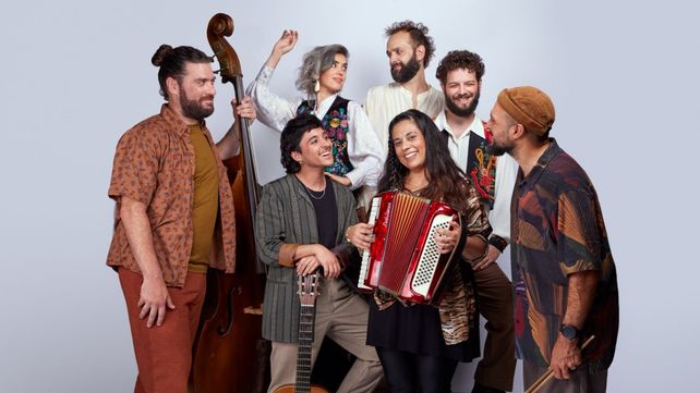 Duratierra presenta su nuevo disco A los amores este sábado 24 en Plataforma Lavardén: una propuesta para hacer comunidad desde el folklore