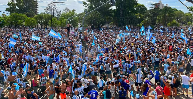 Venado Tuerto celebró en paz la obtención de la copa del Mundo en un marco multitudinario.