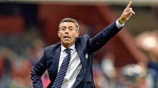 Pedro Caixinha, entrenador de Talleres, dijo que deben tener recaudos con la contra de Colón.