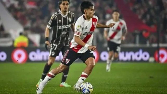Barcelona sigue de cerca a una promesa de River