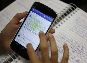 La provincia entregará celulares a alumnos del secundario de las escuelas rurales