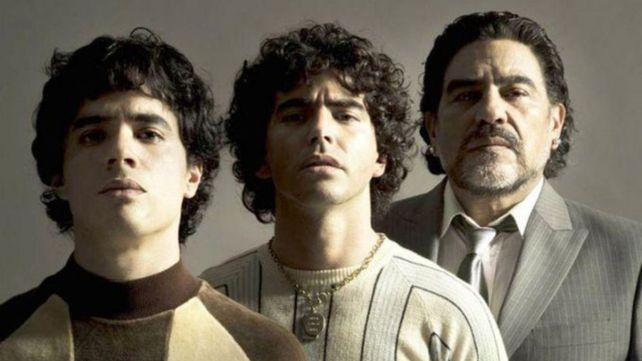 Diego Maradona en tres momentos de su vida. Sueño Bendito repasa casi toda la vida del Diez.