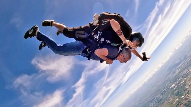 Paracaidismo en Rosario: La Capital vivió una experiencia única y de adrenalina pura