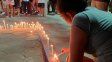 Vecinos de San Cristóbal prendieron velas el lunes 30 de marzo de 2026 tras el ataque a tiros de un estudiante a un alumno