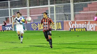 En su tercer encuentro en el banco Tomás Cáceres tuvo su bautismo en Primera División.