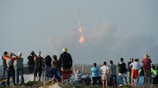 El lanzamiento del Starship despertó gran atención entre los habitantes de Boca Chica