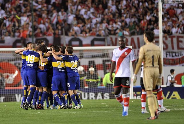 Los jugadores de Boca recordaron cantando el paso de River por la B Nacional