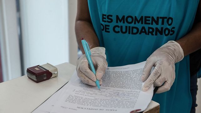 Secuestraron mercadería vencida y detectaron infracciones en supermercados, farmacias y servicios de cobro