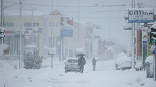 Atenas qued&oacute; paralizada a causa de fuertes nevadas