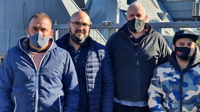 Carlos Suarez junto a empresarios dueño de los boliches a la vera de la ruta 168