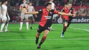 Tomás Pérez no pudo jugar en el último partido de Newells ante Talleres por una lesión.