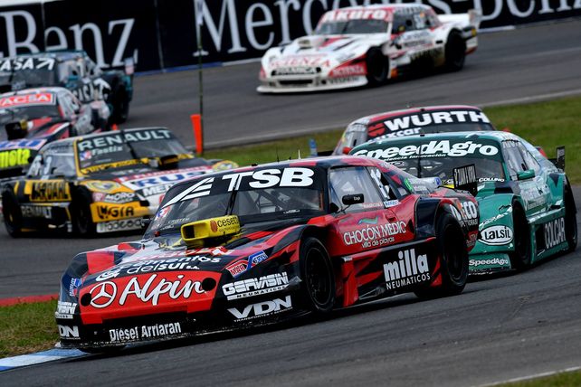 Adelante. El piloto de Chevrolet consiguió su segunda victoria en la categoría y está firme en la cima del torneo.