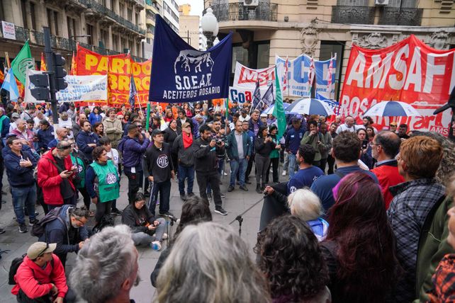 Las organizaciones atravesaron el centro hasta la esquina de Córdoba y Corrientes.