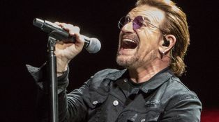 Bono, líder y vocalista de U2, interpretará a Clay Calloway, un león que fue una legendaria estrella de rock pero que vive aislado tras la dramática muerte de su esposa.