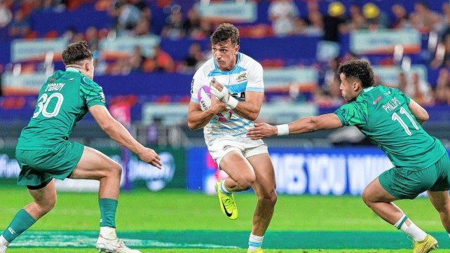 Los Pumas 7s comenzaron el Seven de Hong Kong con dos contundentes victorias.