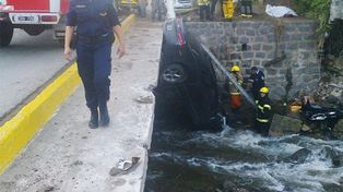 Un joven murió al caer a un río el auto que manejaba el hijo del Pato Cabrera