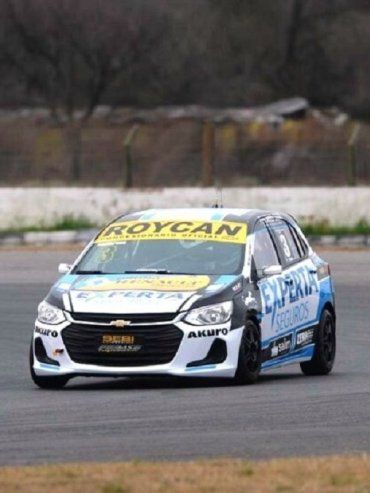 Turismo Pista: los Canapino se quedaron con la pole en San Nicolás