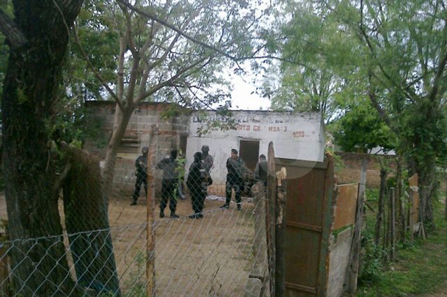 Detenidos y armas secuestradas en allanamientos en Alto Verde